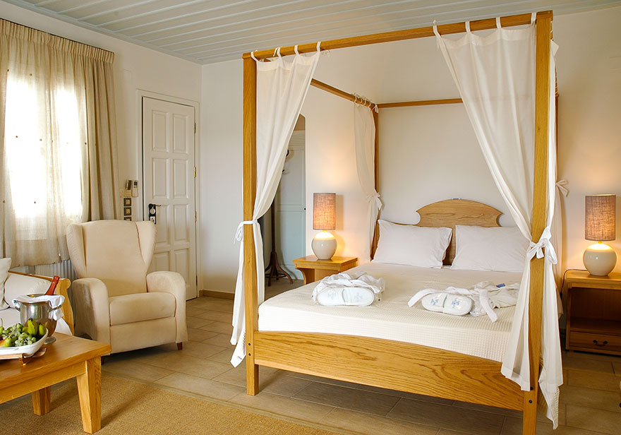 Junior suites at hotel Petali Village in Sifnos