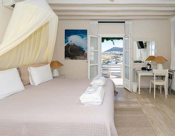 Chambre avec lit double